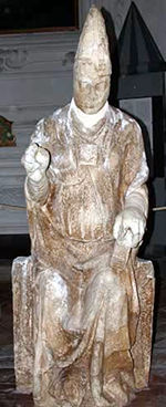 la statua di Bonifacio VIII, collocata sopra Porta Maggiore